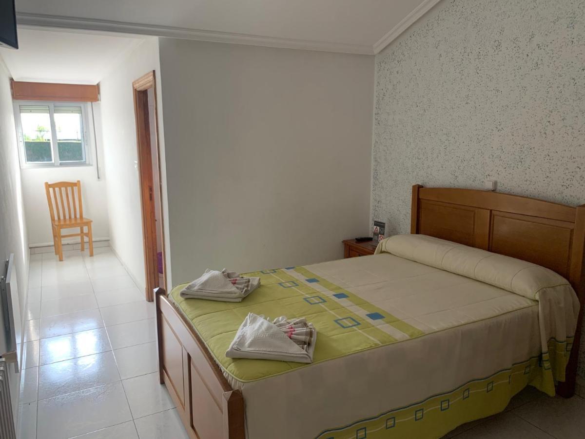 Hostal Sequeiros San Ciprián de Viñas Exterior foto